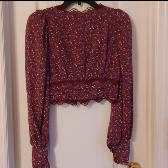 NWT ASTR the Label Zanna Cropped Balloon Long Sleeve Top - Picture 4 of 10